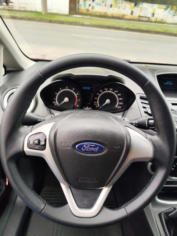 FORD Fiesta Hatch - Foto