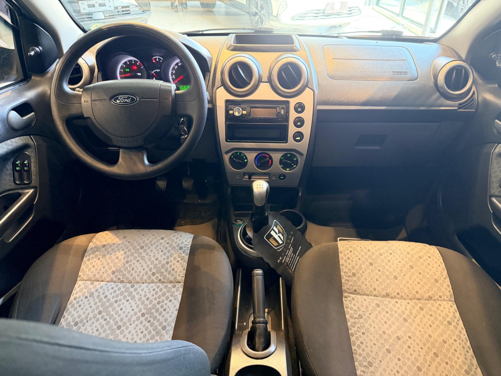 FORD Fiesta Hatch - Foto