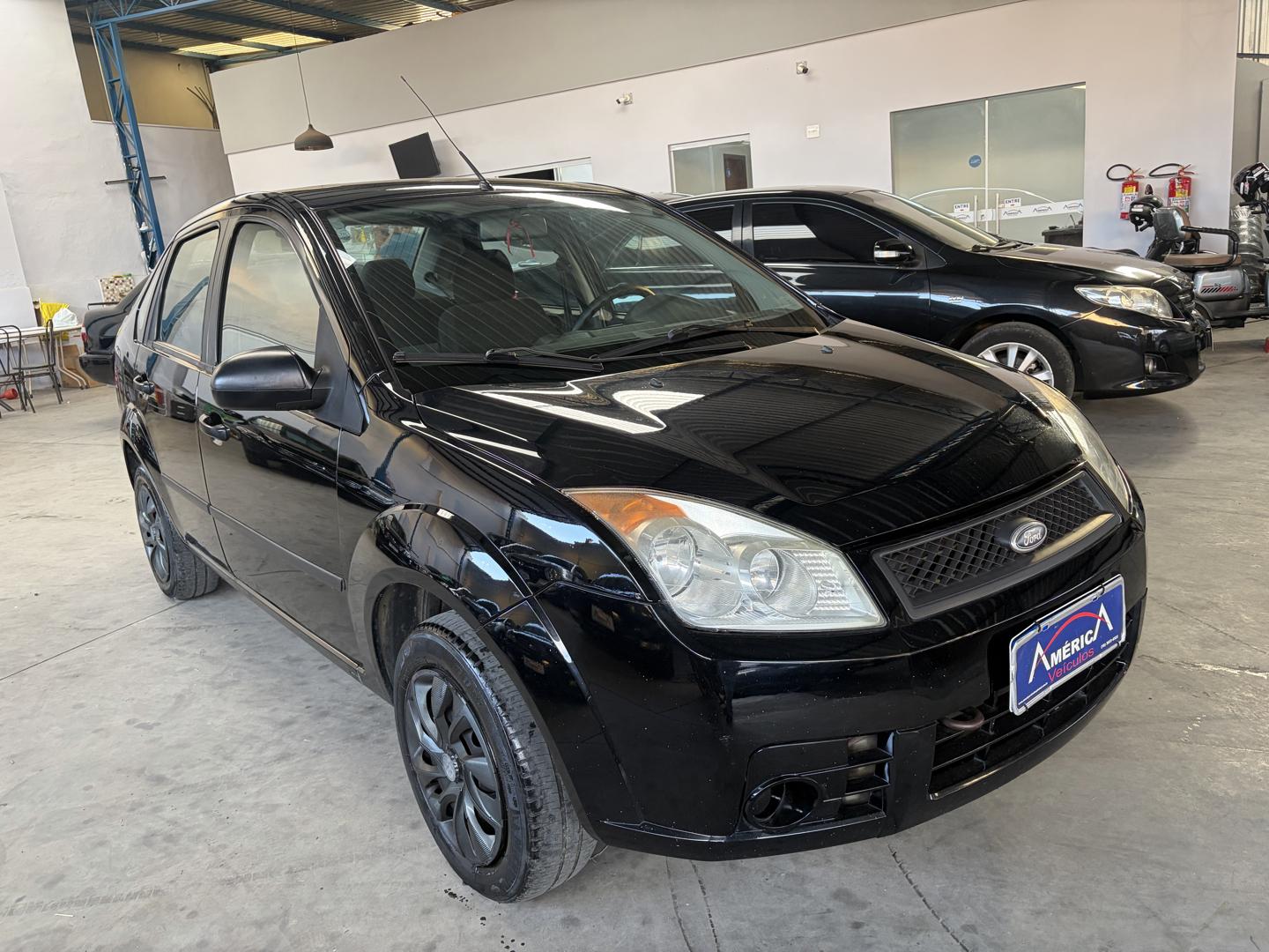 FORD Fiesta Hatch - Foto