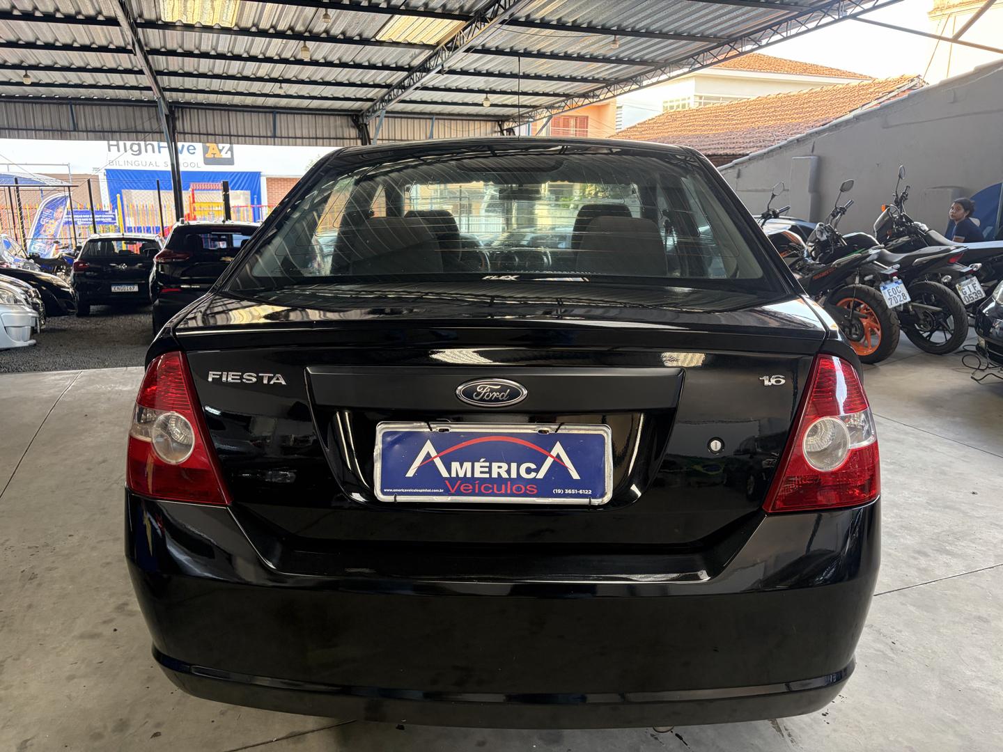 FORD Fiesta Hatch - Foto