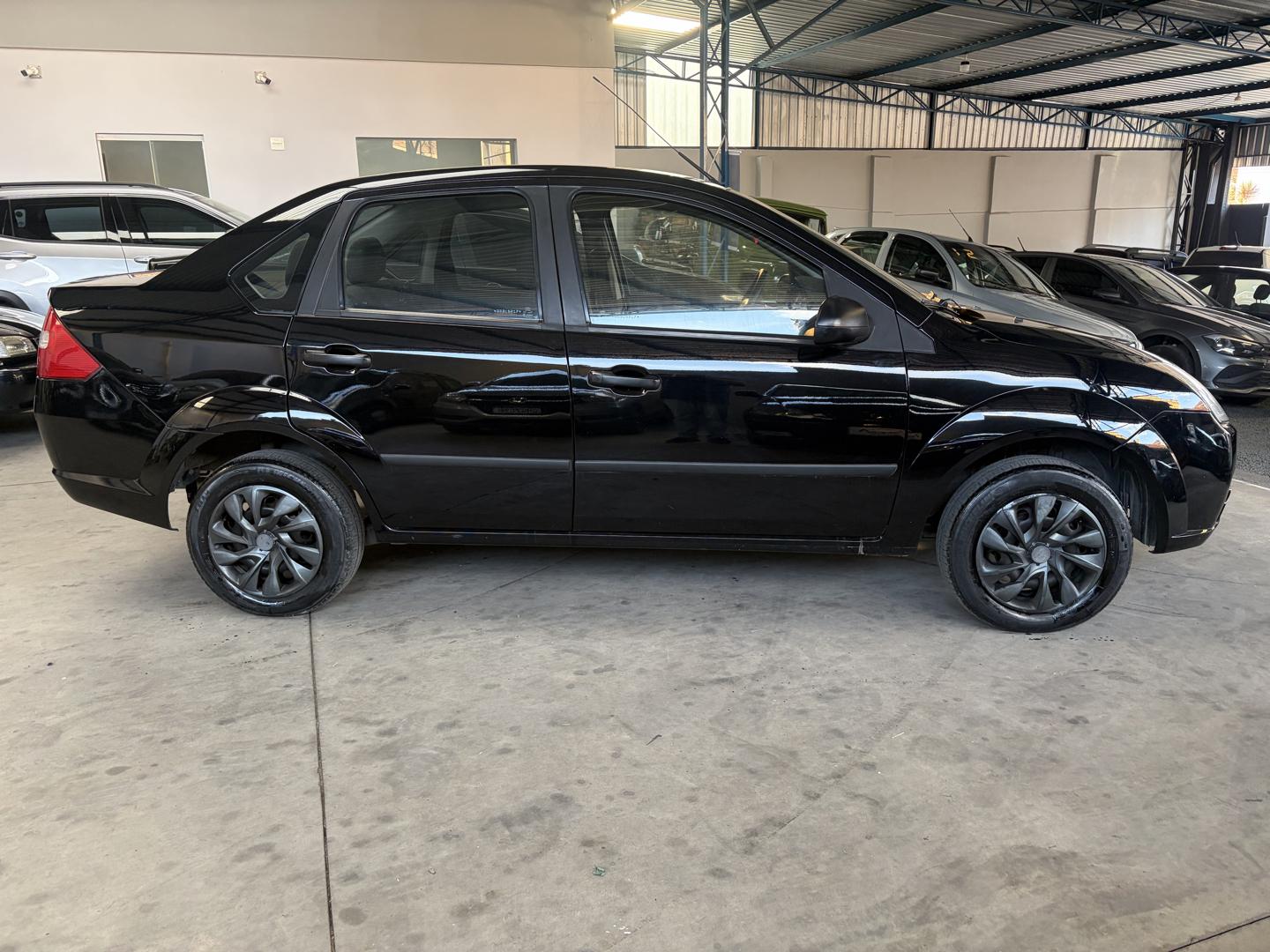 FORD Fiesta Hatch - Foto