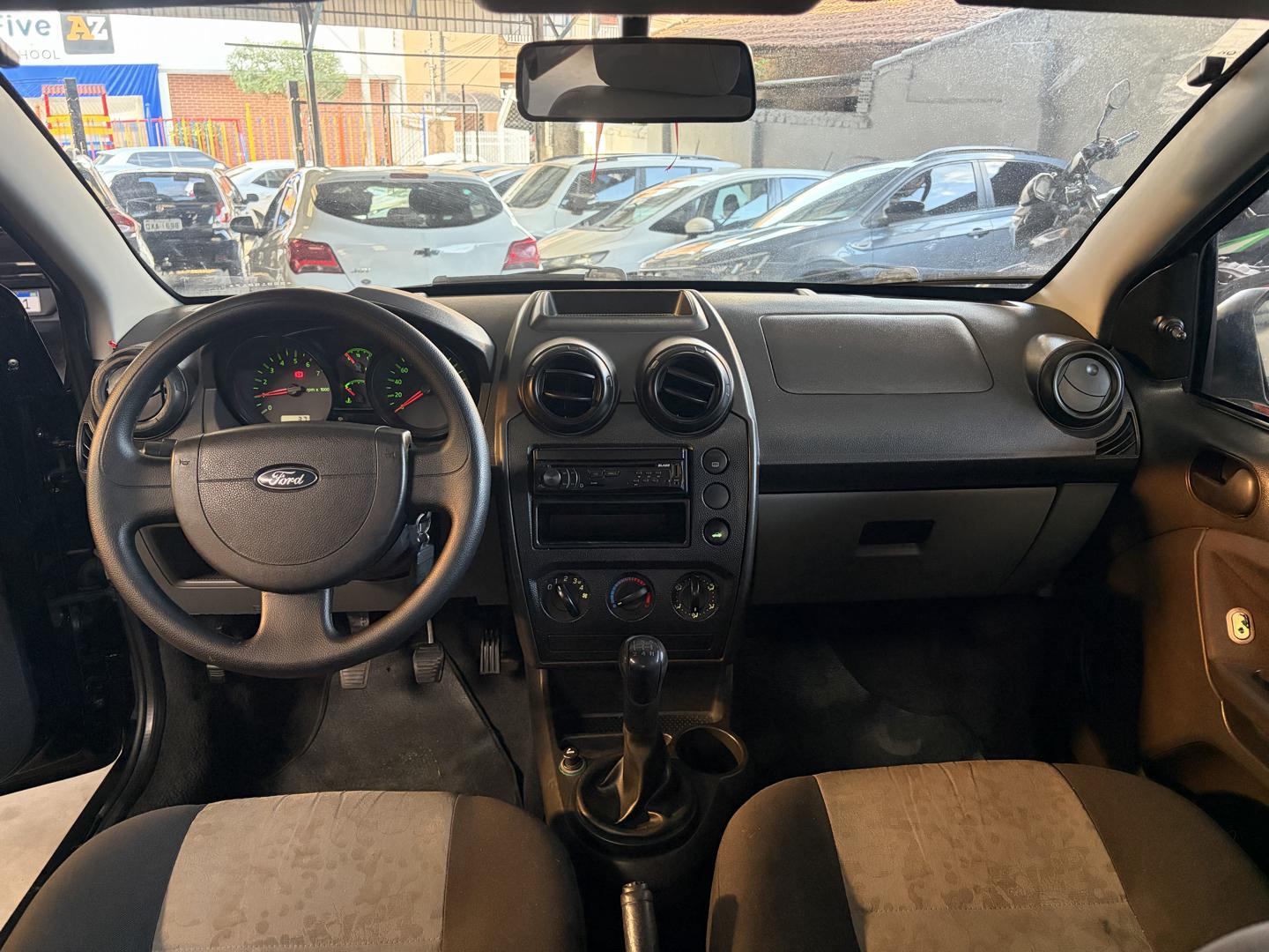 FORD Fiesta Hatch - Foto