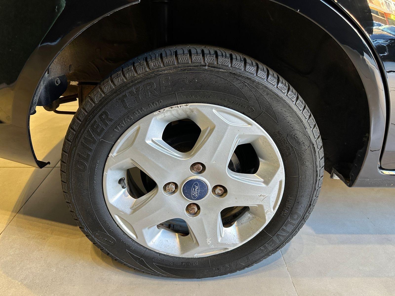 FORD Fiesta Sedan - Foto