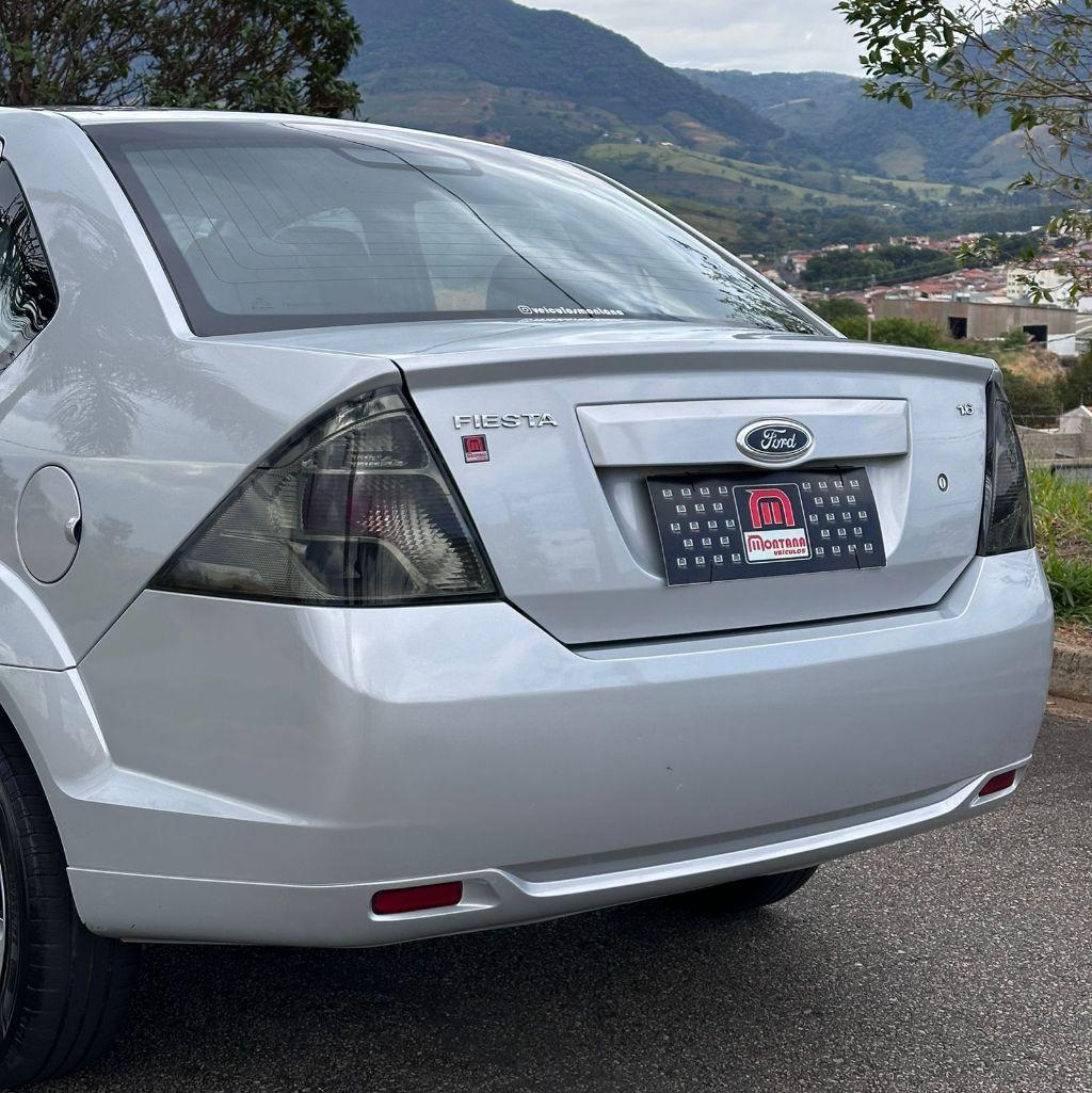 FORD Fiesta Sedan - Foto