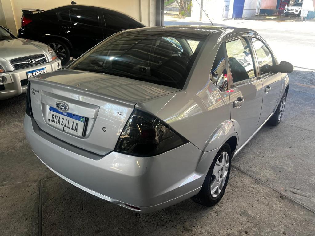 FORD Fiesta Sedan - Foto