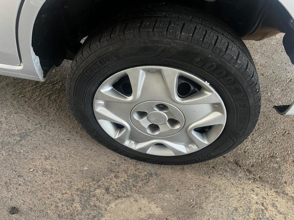 FORD Fiesta Sedan - Foto