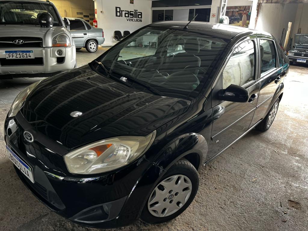 FORD Fiesta Sedan