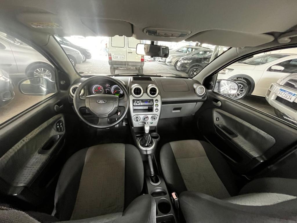FORD Fiesta Sedan - Foto