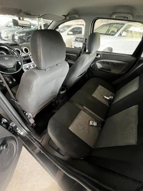 FORD Fiesta Sedan - Foto