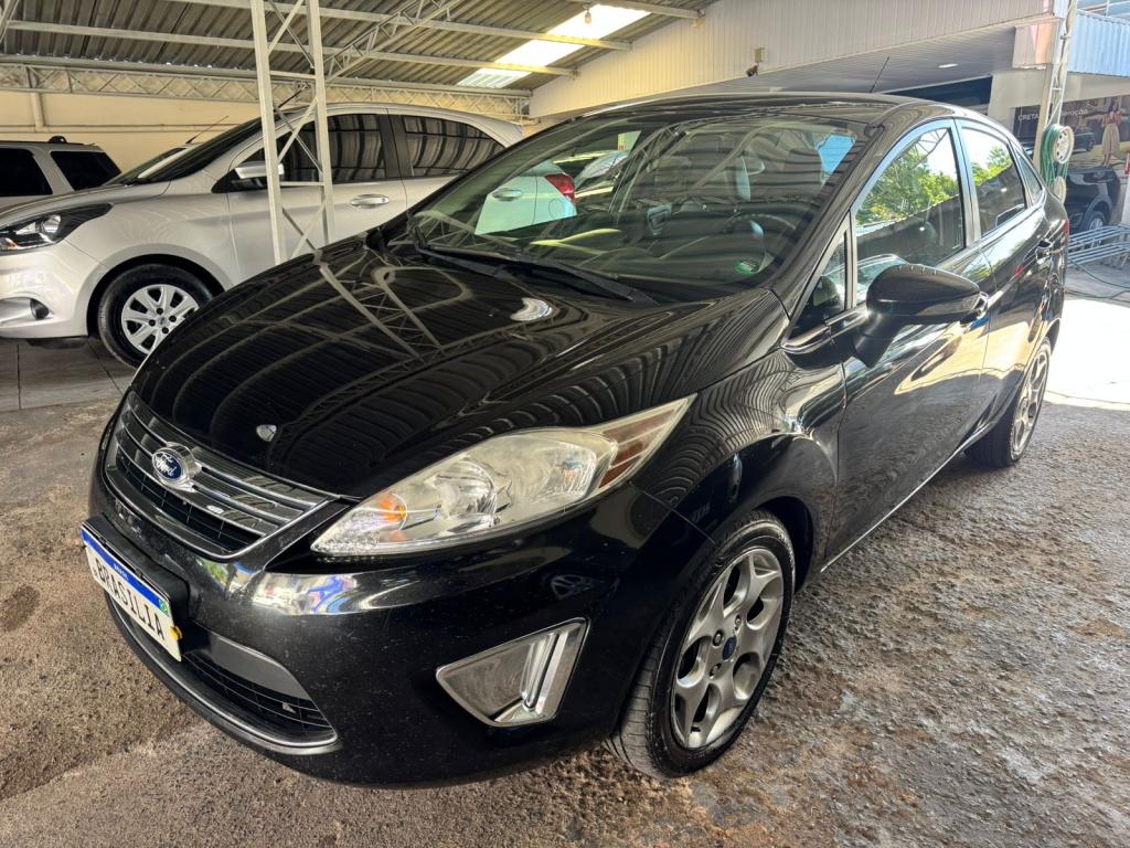 FORD Fiesta Sedan