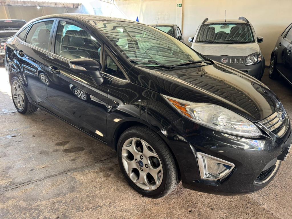 FORD Fiesta Sedan - Foto