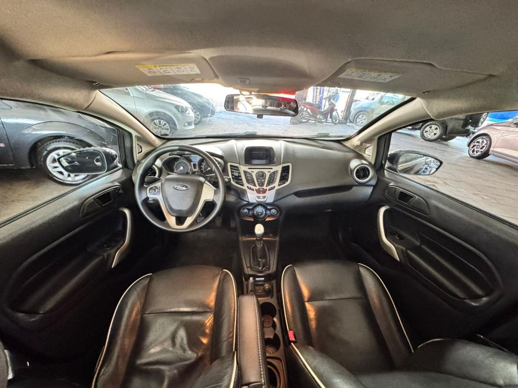 FORD Fiesta Sedan - Foto