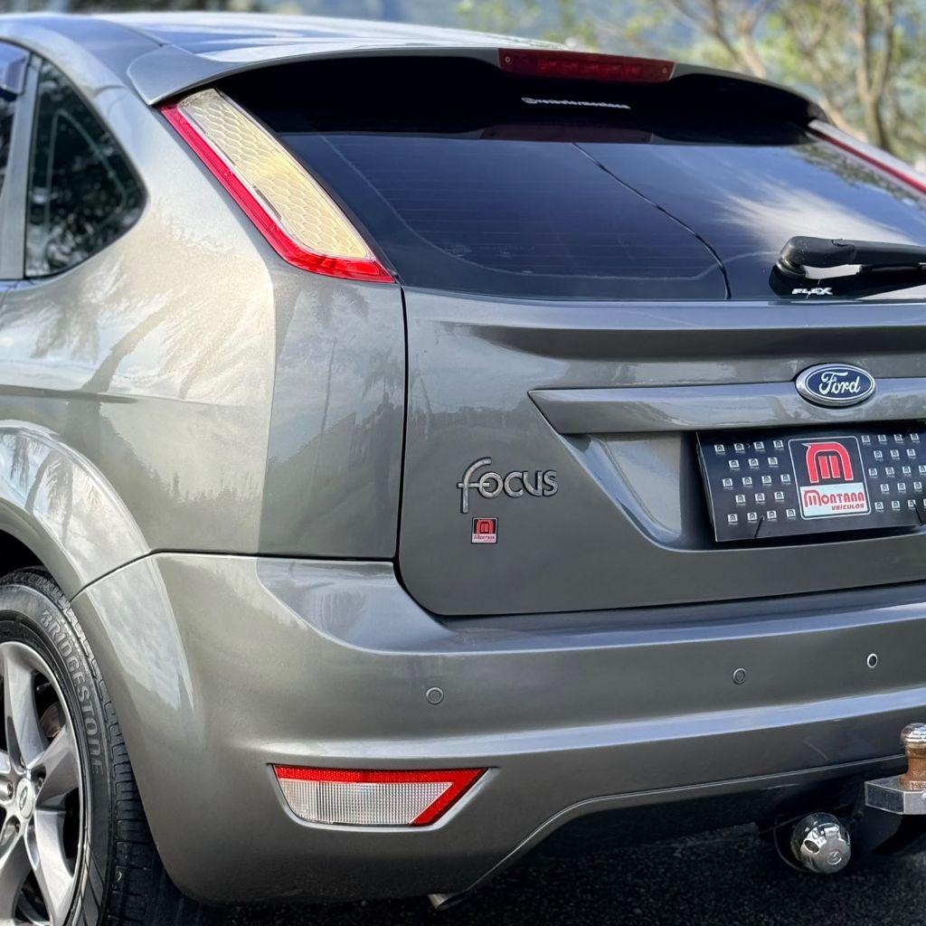 FORD Focus Hatch - Foto
