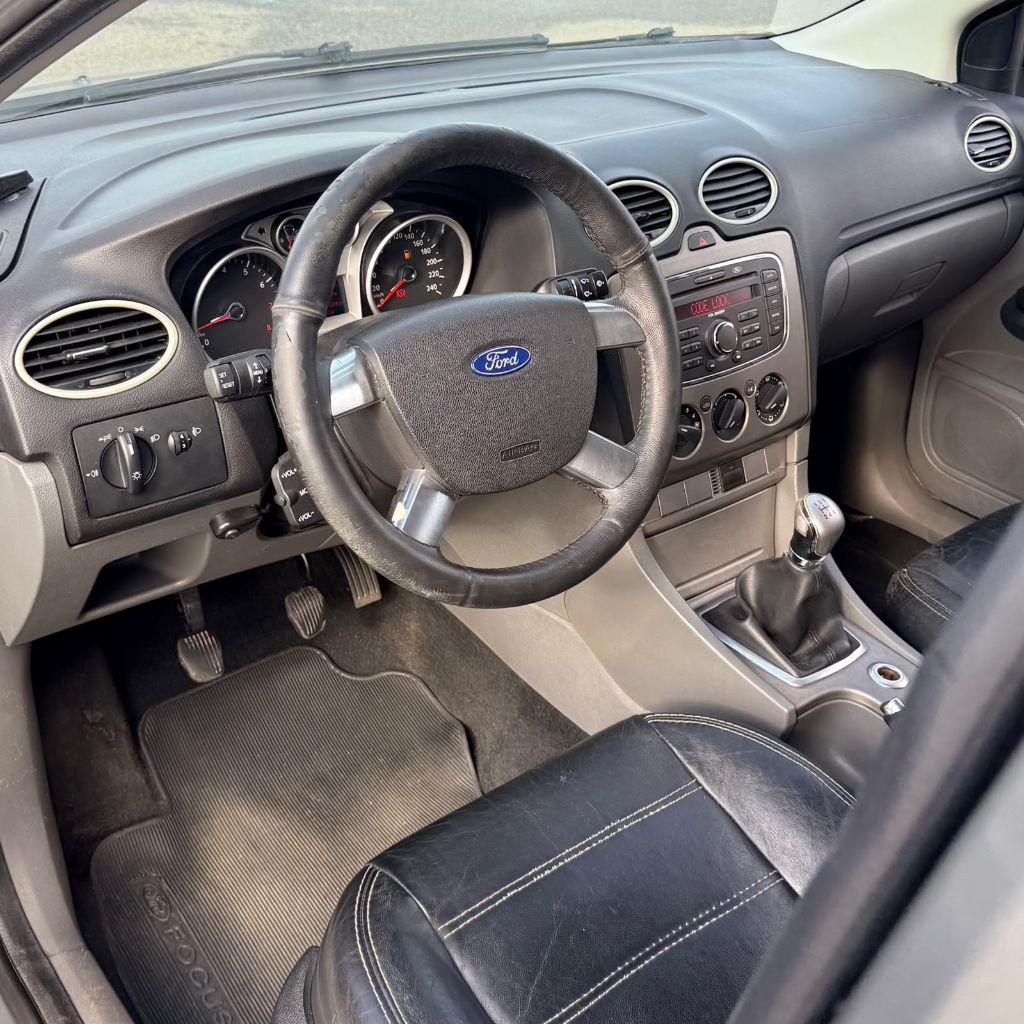 FORD Focus Hatch - Foto