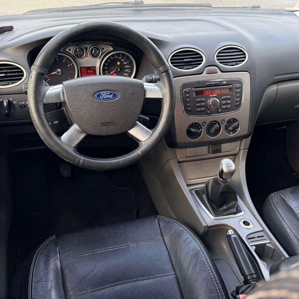 FORD Focus Hatch - Foto