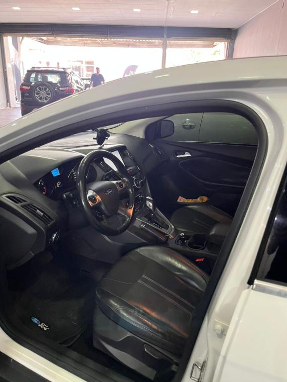 FORD Focus Sedan - Foto