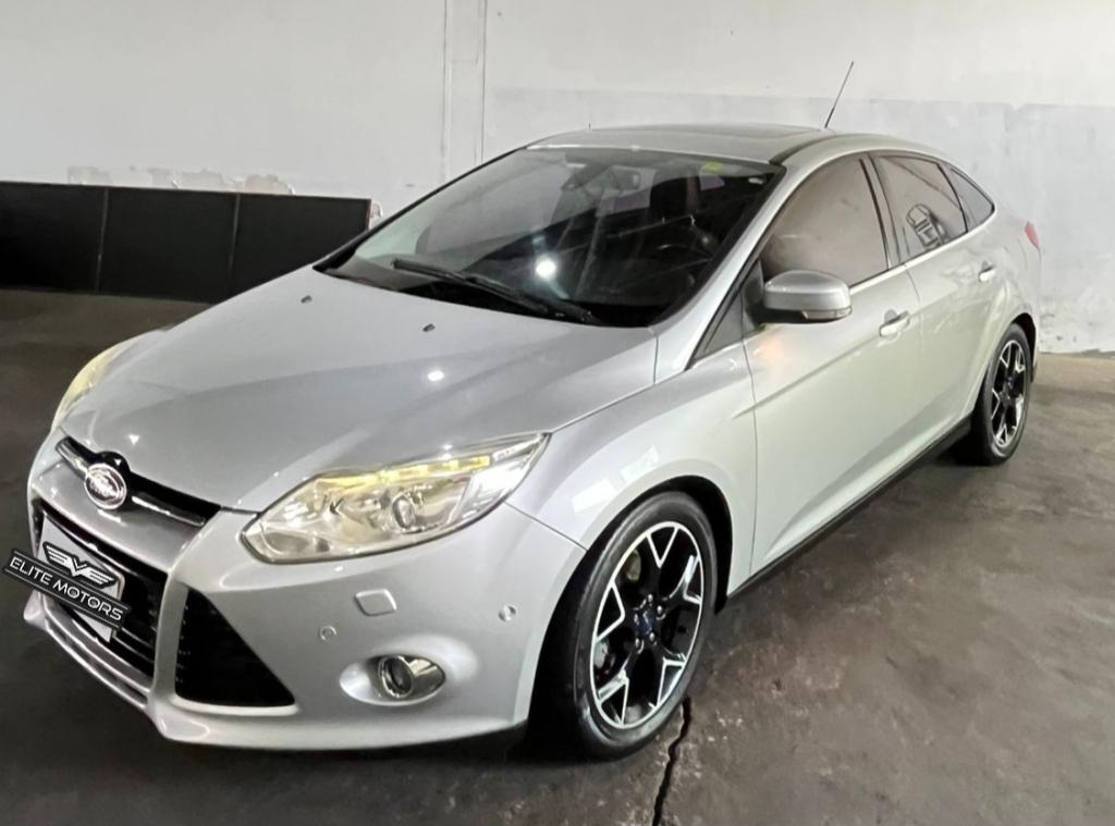 FORD Focus Sedan - Foto