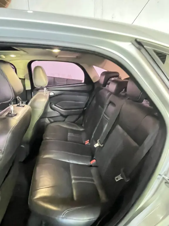 FORD Focus Sedan - Foto