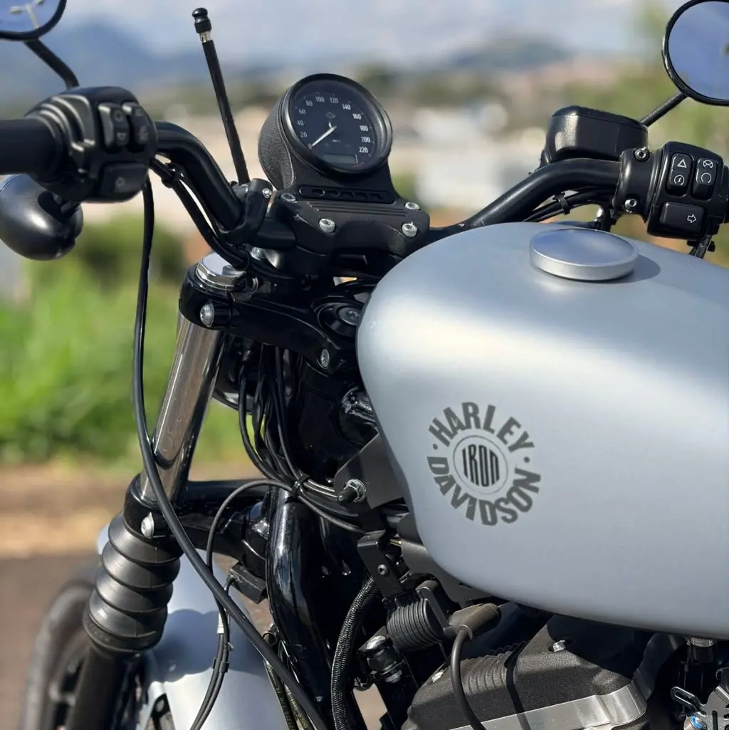 HARLEY DAVIDSON Sportster XL 883 - Foto