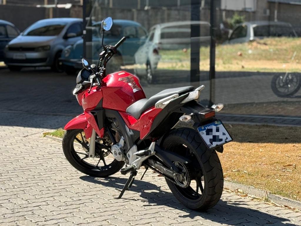 HONDA CB 250 F Twister - Foto