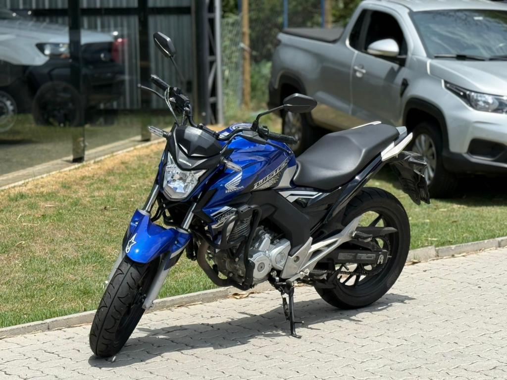 HONDA CB 250 F Twister