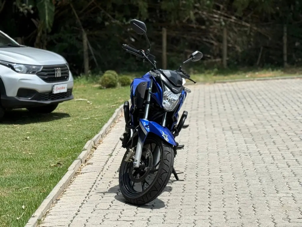 HONDA CB 250 F Twister - Foto