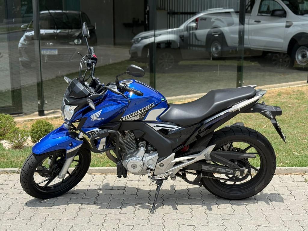 HONDA CB 250 F Twister - Foto