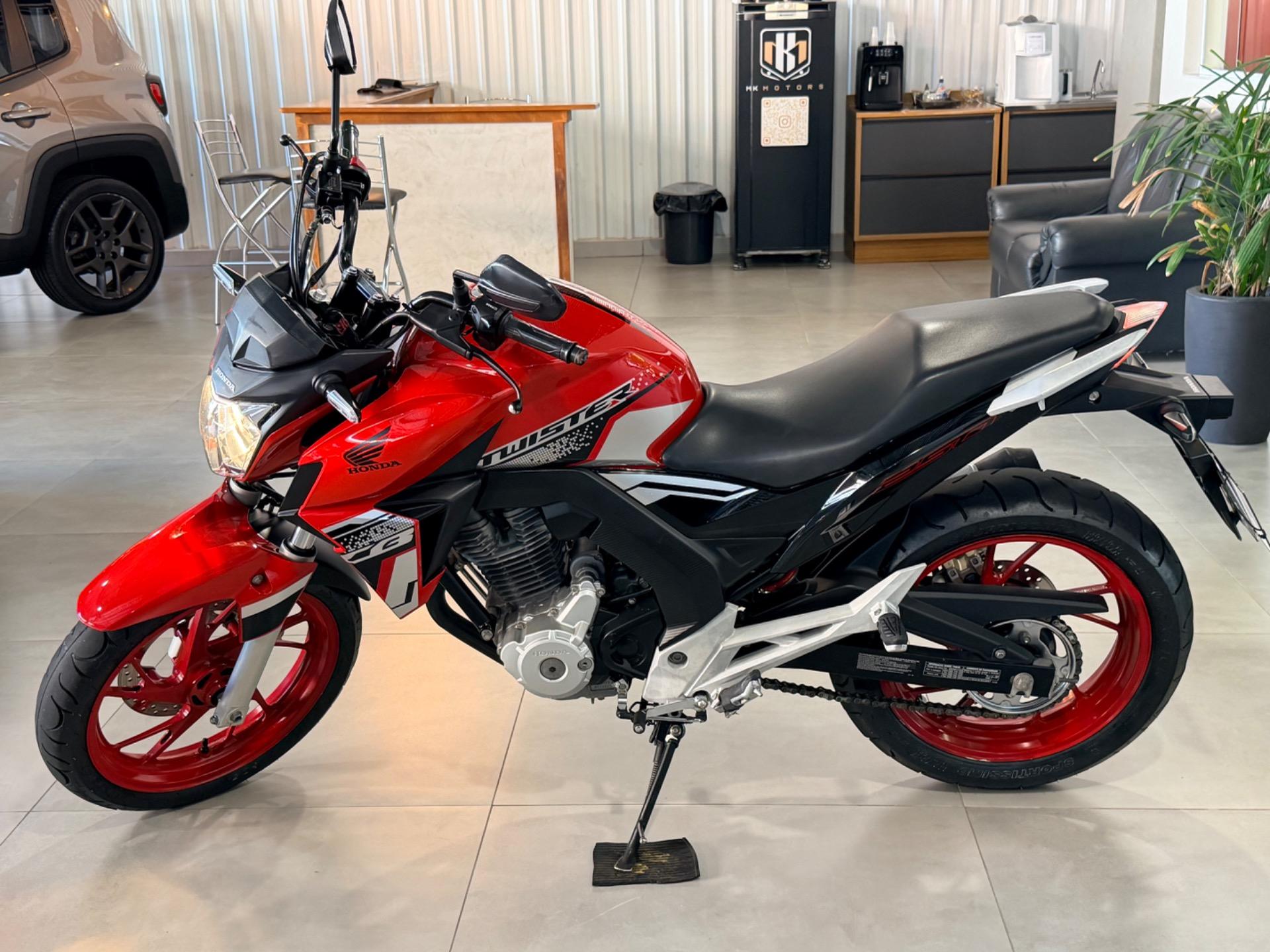 HONDA CB 250 F Twister - Foto