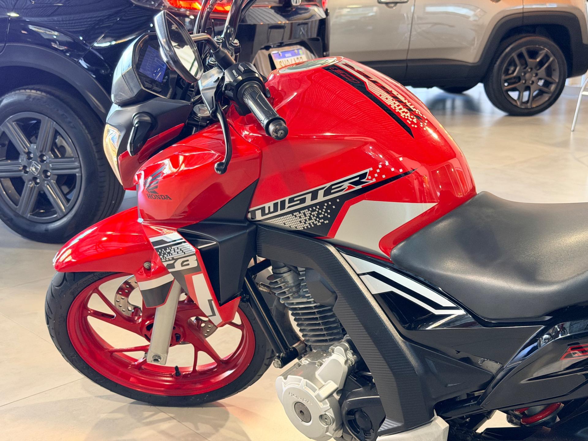 HONDA CB 250 F Twister - Foto