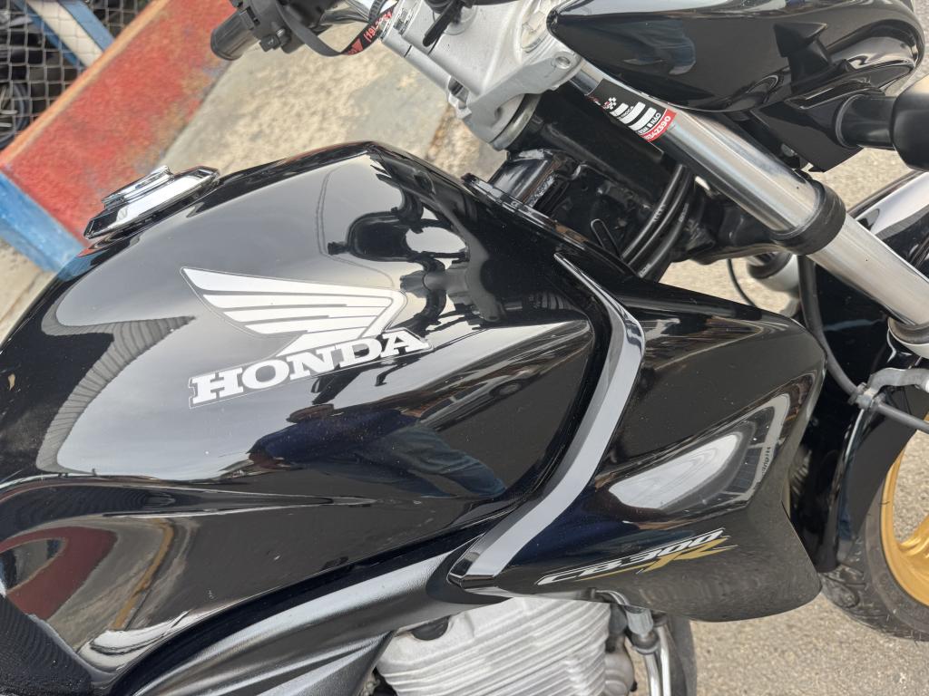 HONDA CB 300 R - Foto