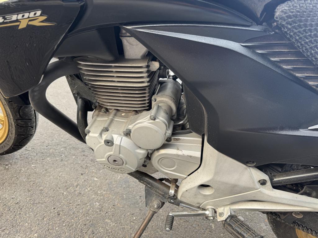 HONDA CB 300 R - Foto