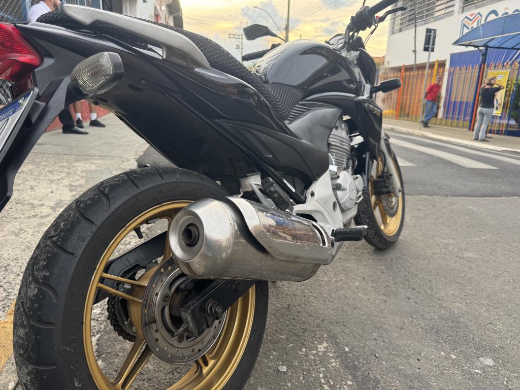 HONDA CB 300 R - Foto