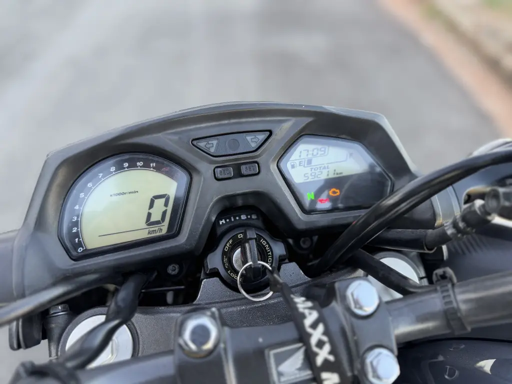 HONDA CB 650 F - Foto