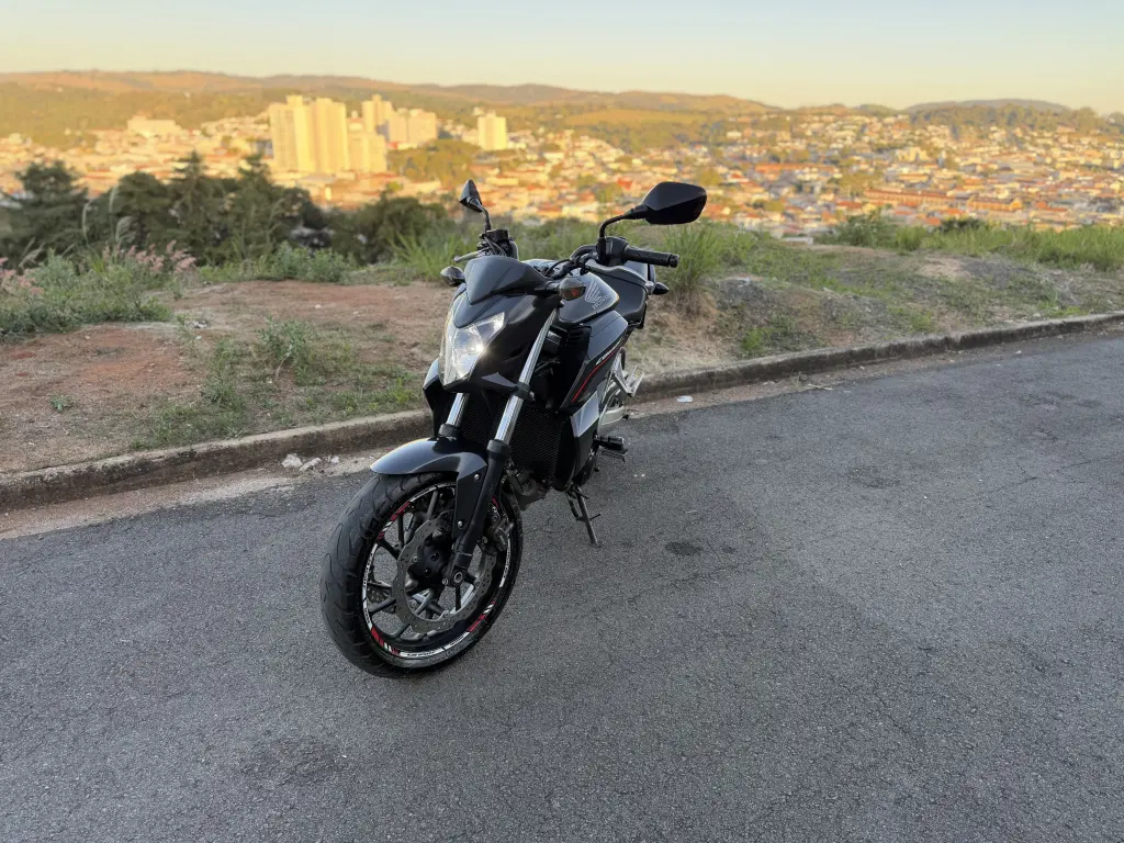 HONDA CB 650 F - Foto