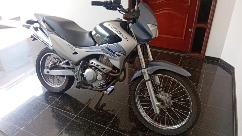 HONDA NX Falcon - Foto