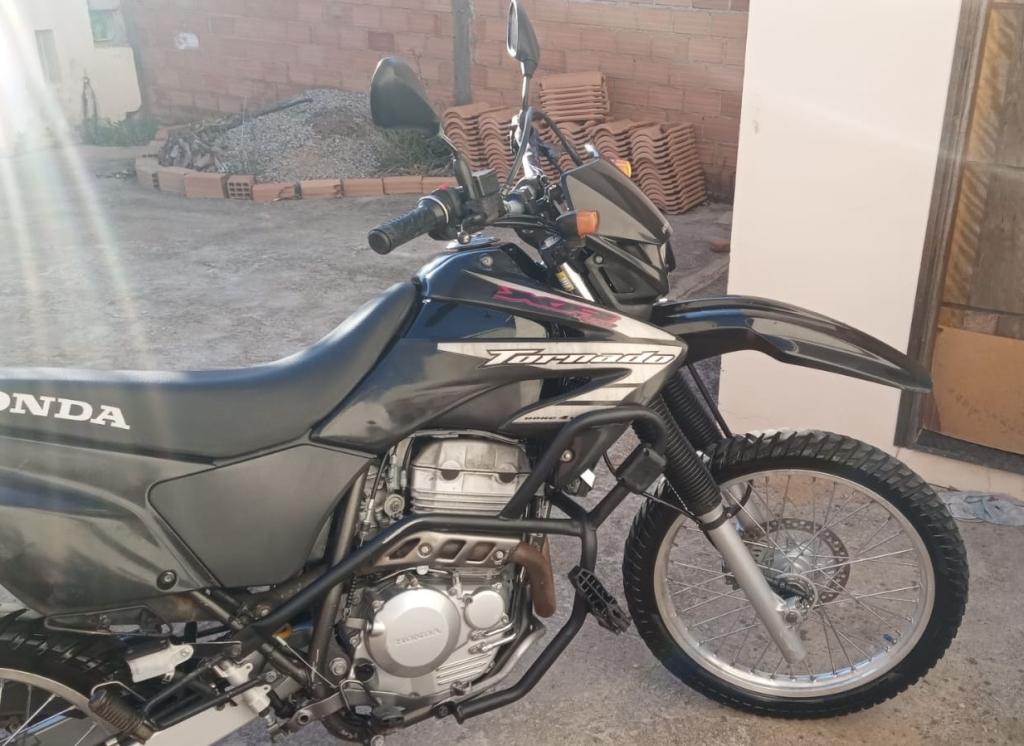HONDA XR Tornado 250 - Foto