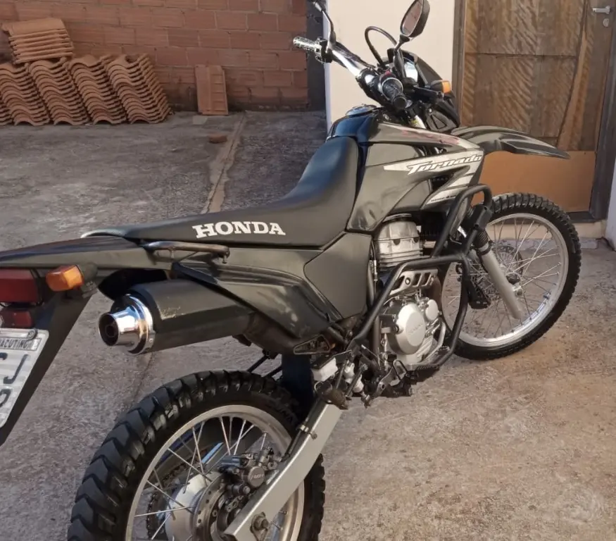 HONDA XR Tornado 250 - Foto