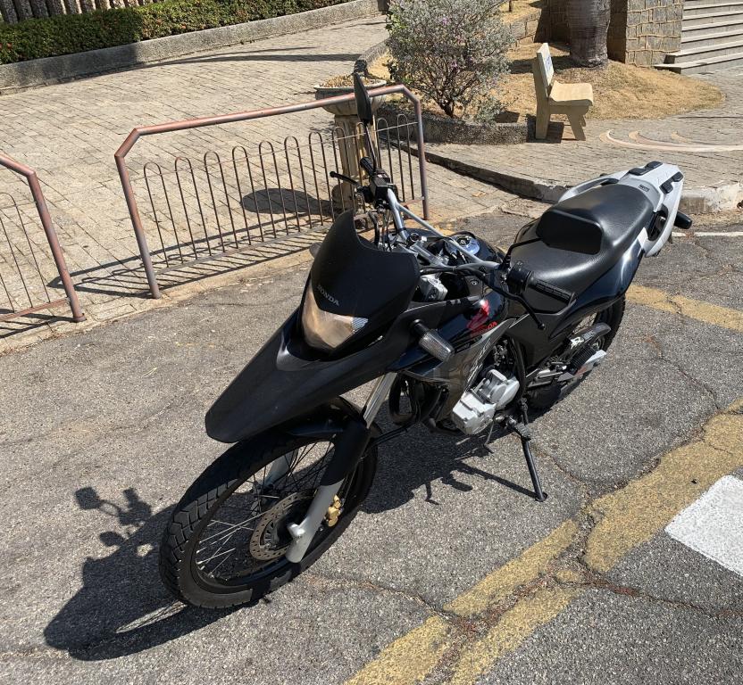 HONDA XRE 300 - Foto