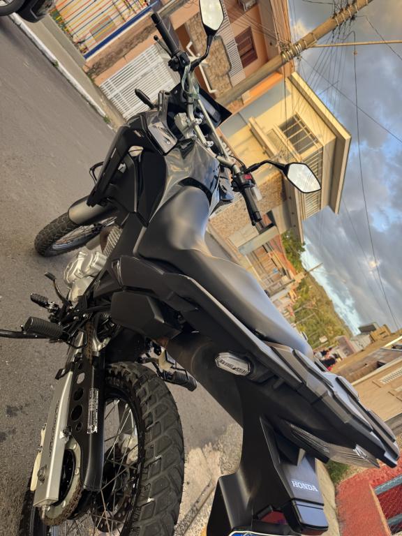 HONDA XRE 300 - Foto