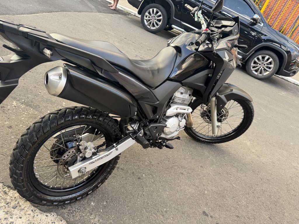 HONDA XRE 300 - Foto