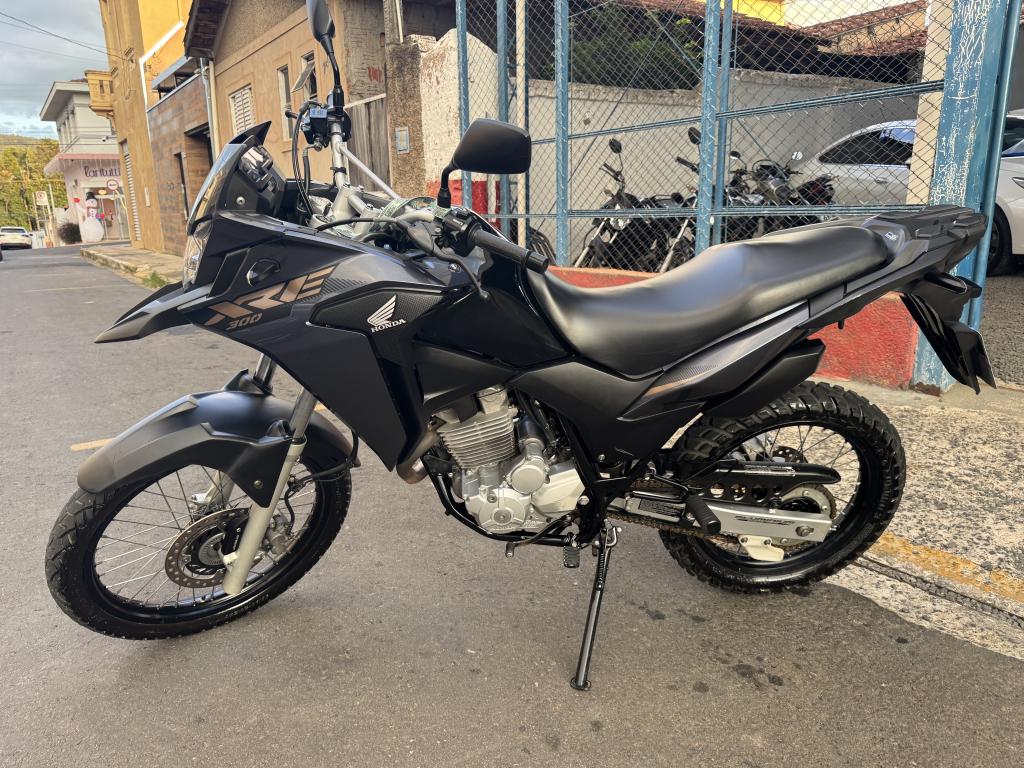 HONDA XRE 300 - Foto