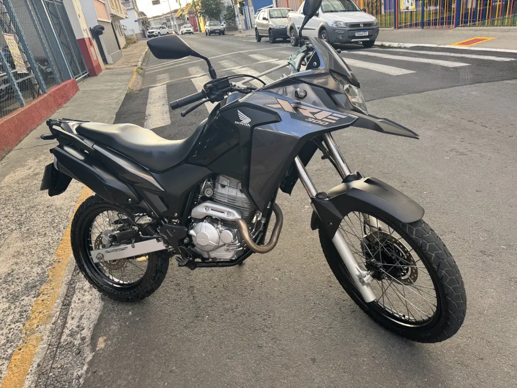 HONDA XRE 300 - Foto