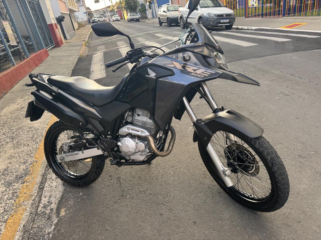 HONDA XRE 300 - Foto