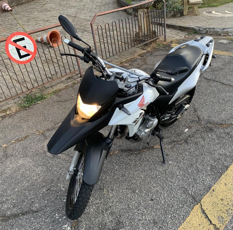 HONDA XRE 300 - Foto