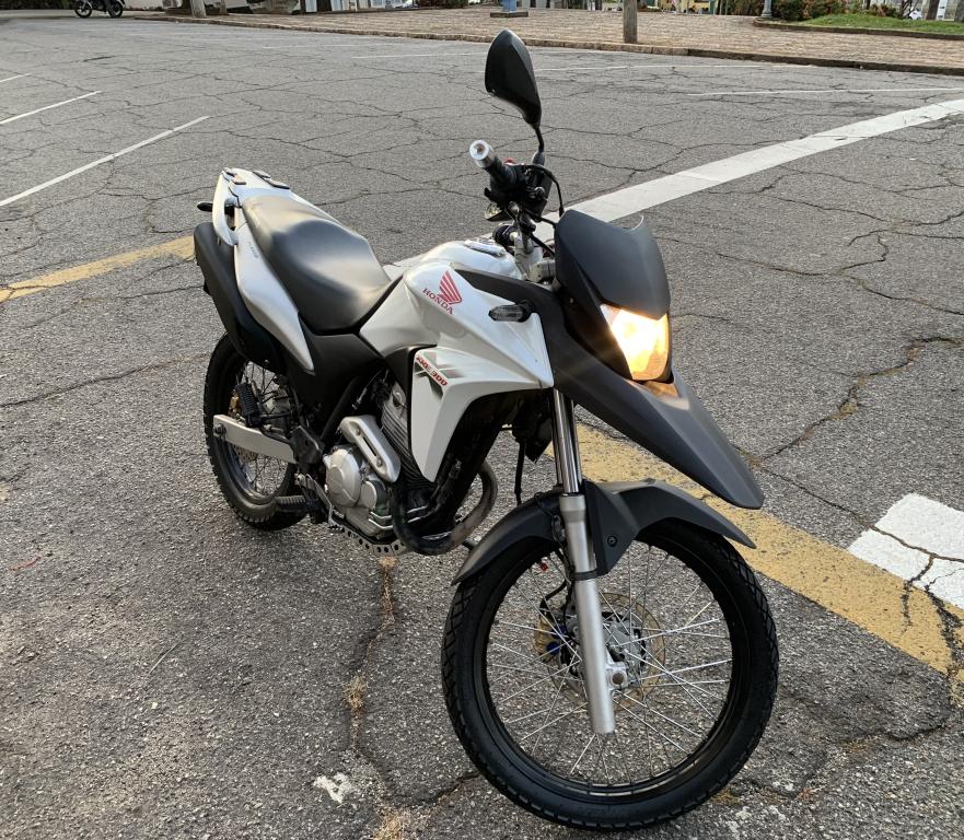 HONDA XRE 300 - Foto