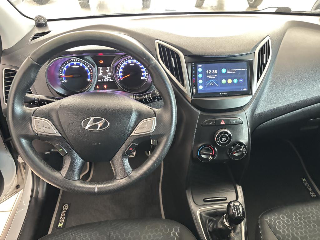 HYUNDAI HB 20 Hatch X - Foto