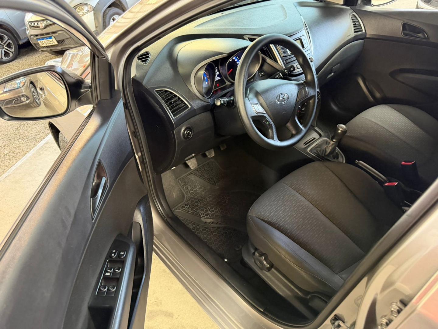 HYUNDAI HB 20 Hatch - Foto