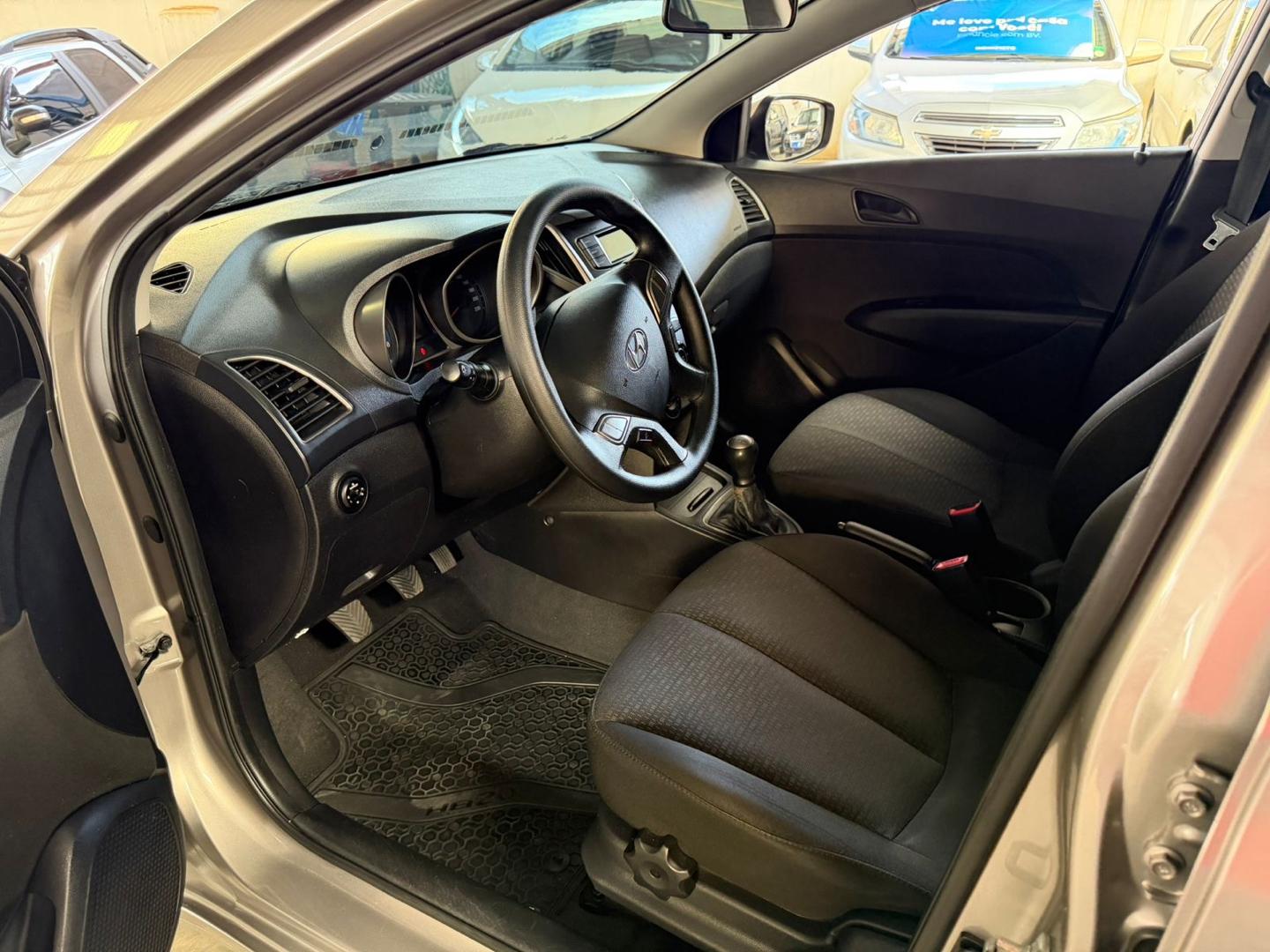 HYUNDAI HB 20 Hatch - Foto