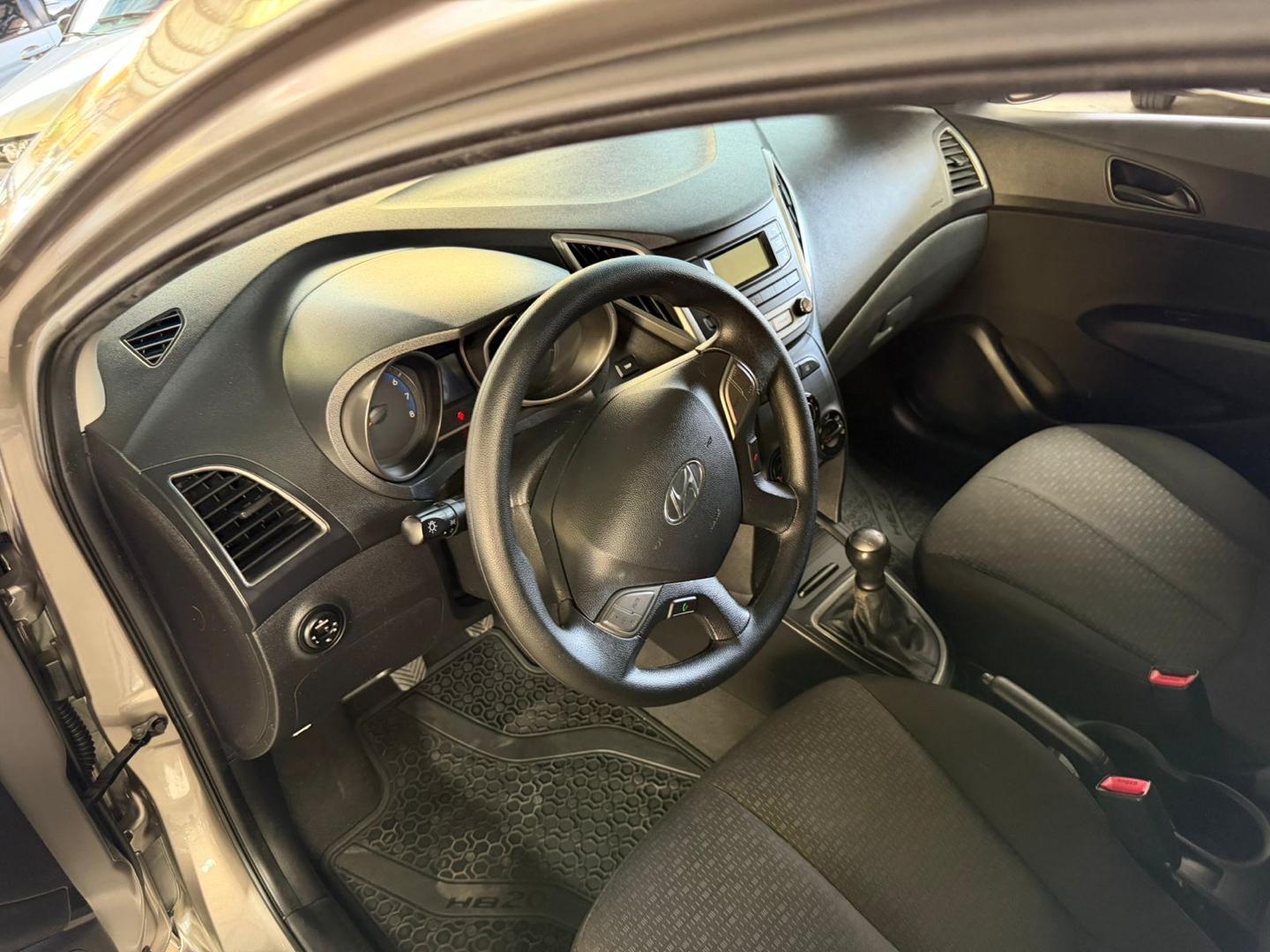 HYUNDAI HB 20 Hatch - Foto