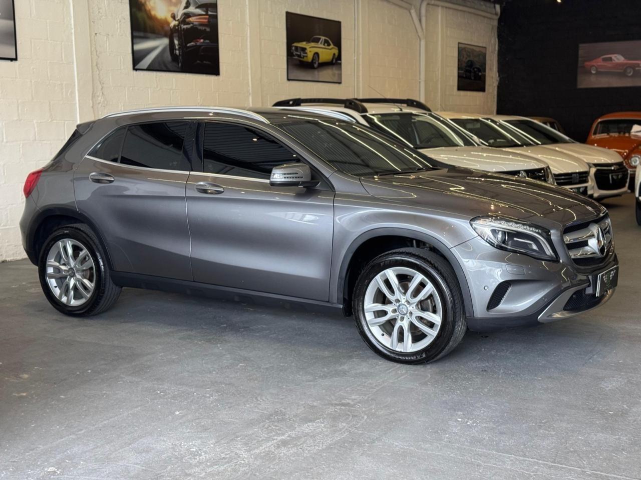 MERCEDES-BENZ GLA 200